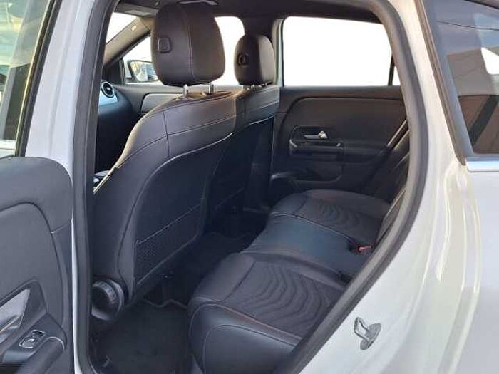 Mercedes-Benz GLA 200 2l