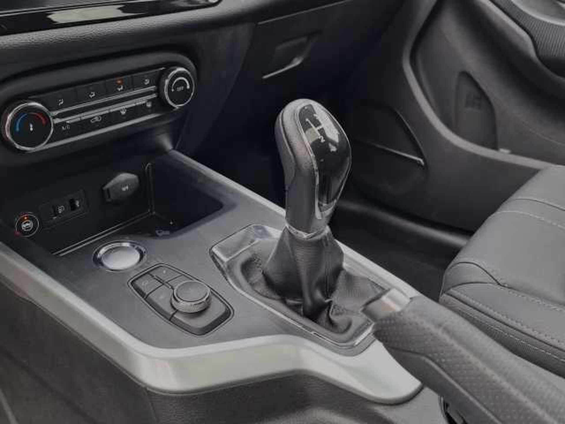 DR Automobiles 1.5l - Bianco