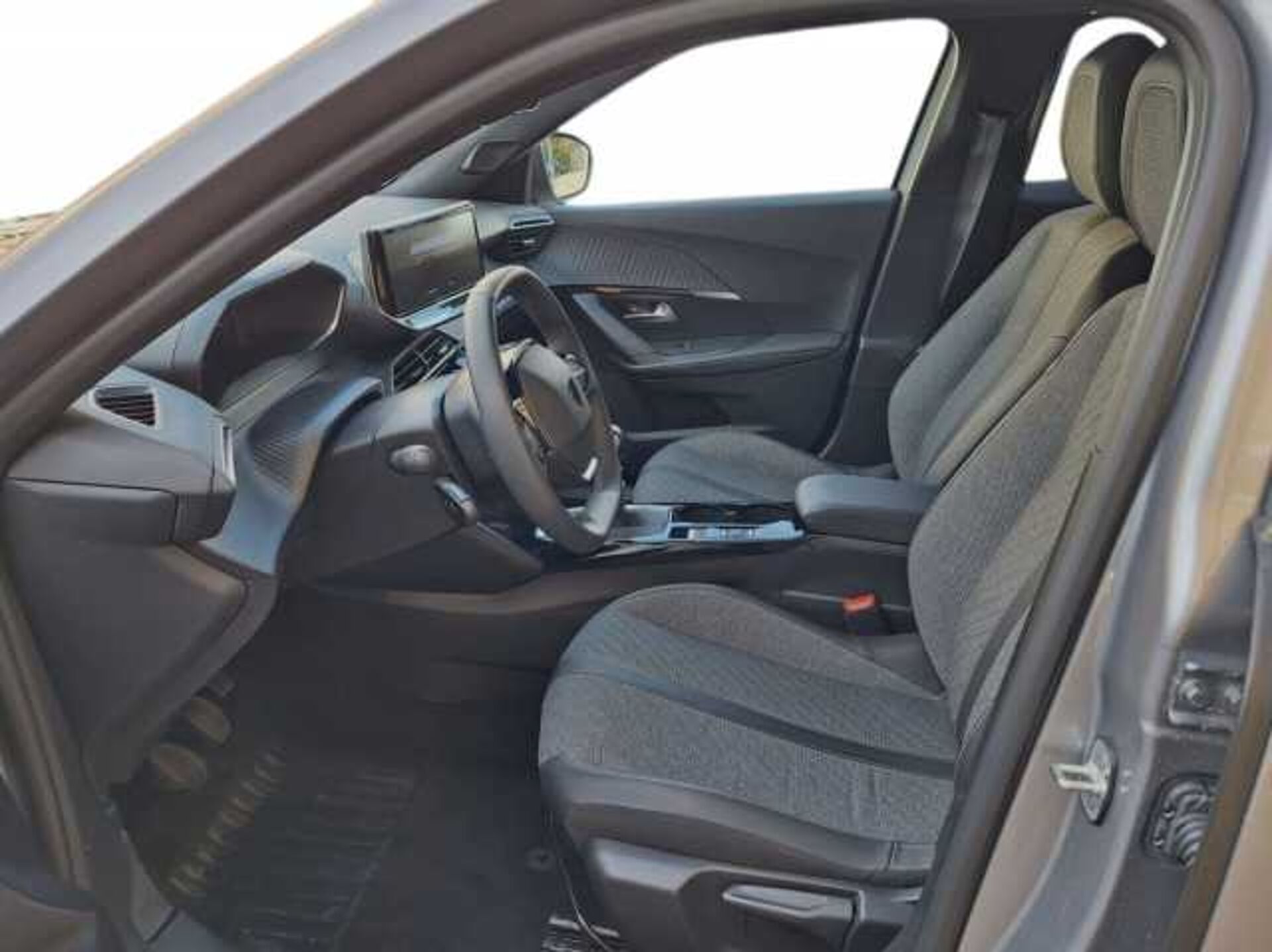 Peugeot 2008 1.2l - Argento