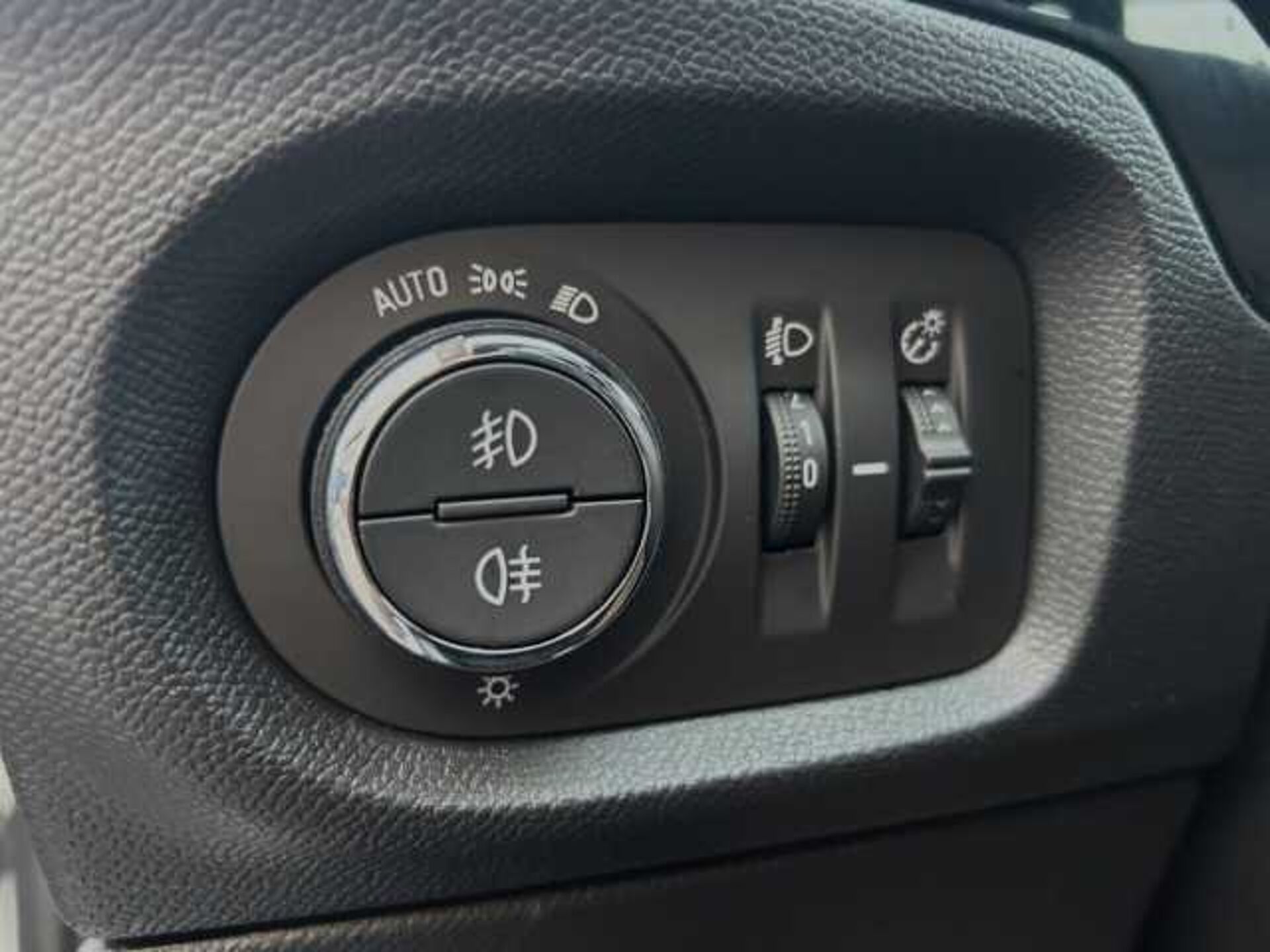 Opel Corsa 1.2l - Bianco