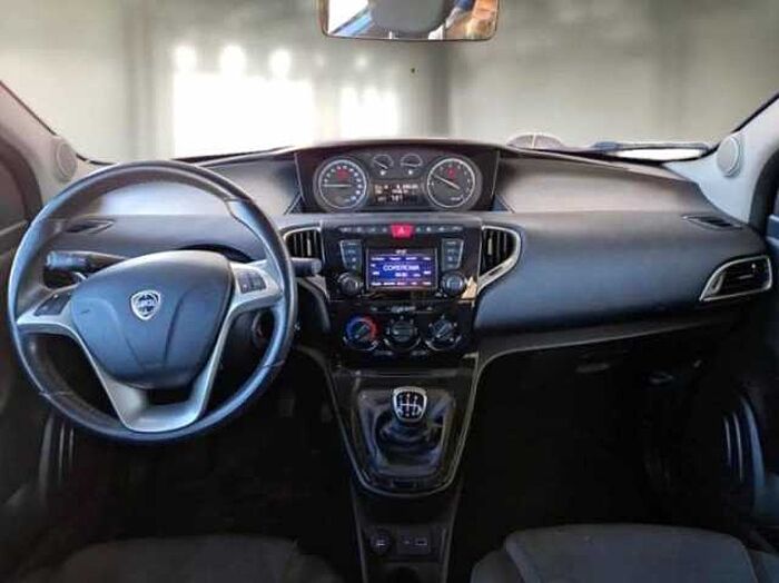 Lancia Ypsilon 1l