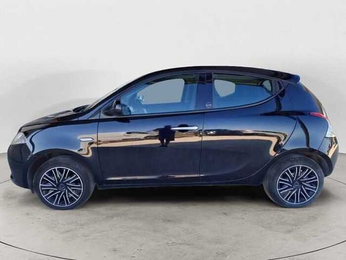 Lancia Ypsilon 1l