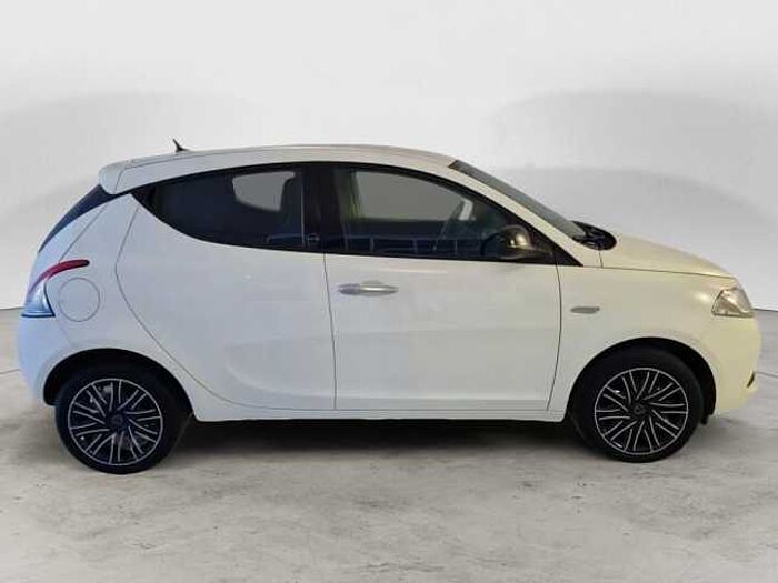 Lancia Ypsilon 1l